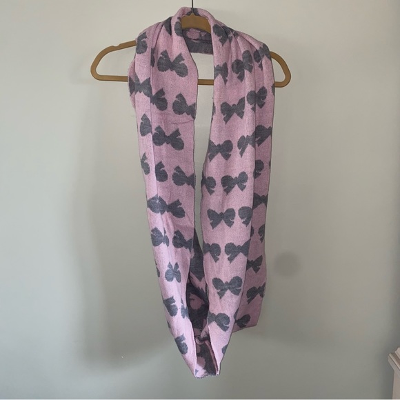 Charming Charlie Reversible Pink Grey Bow Infinity Scarf - Picture 10 of 10